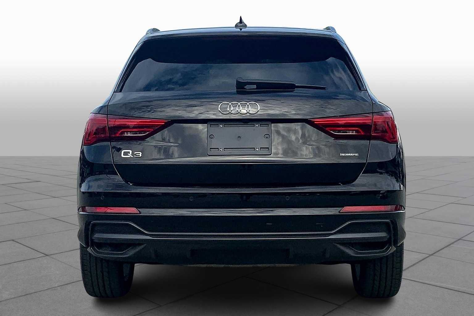 2022 Audi Q3 S line Premium Plus photo 3