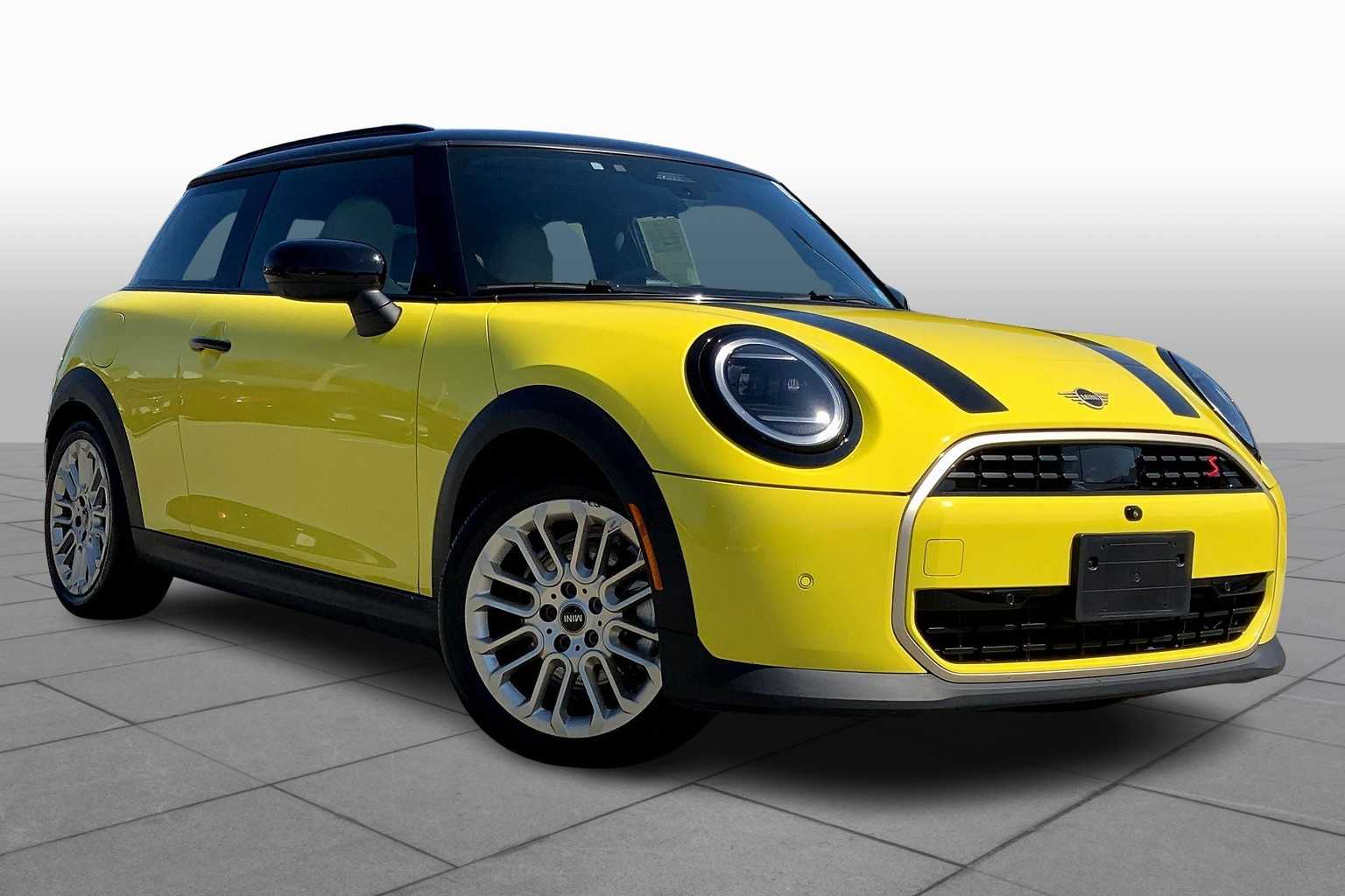 2025 Mini Cooper 2 Door Hardtop S photo 2