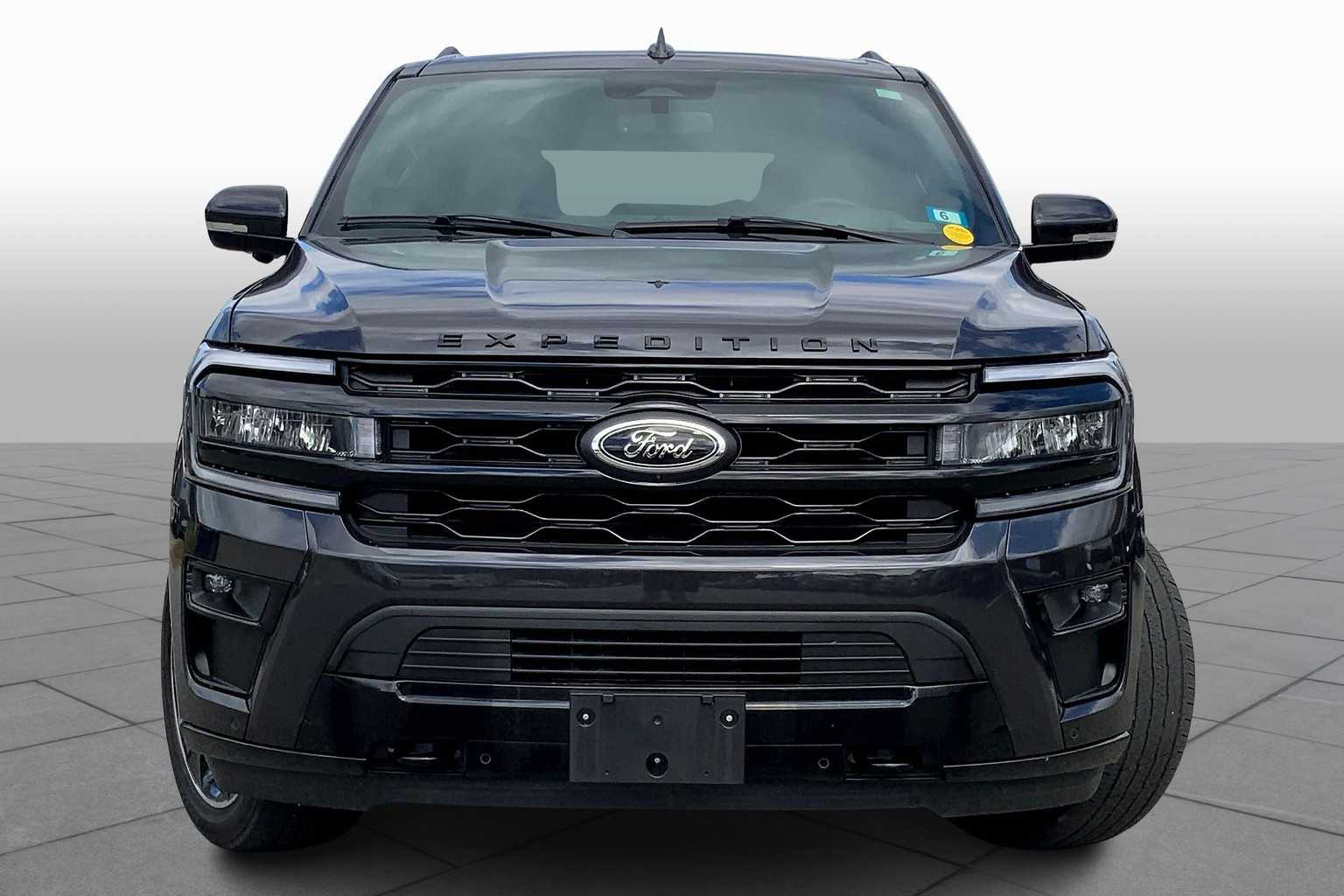 2024 Ford Expedition Limited photo 2