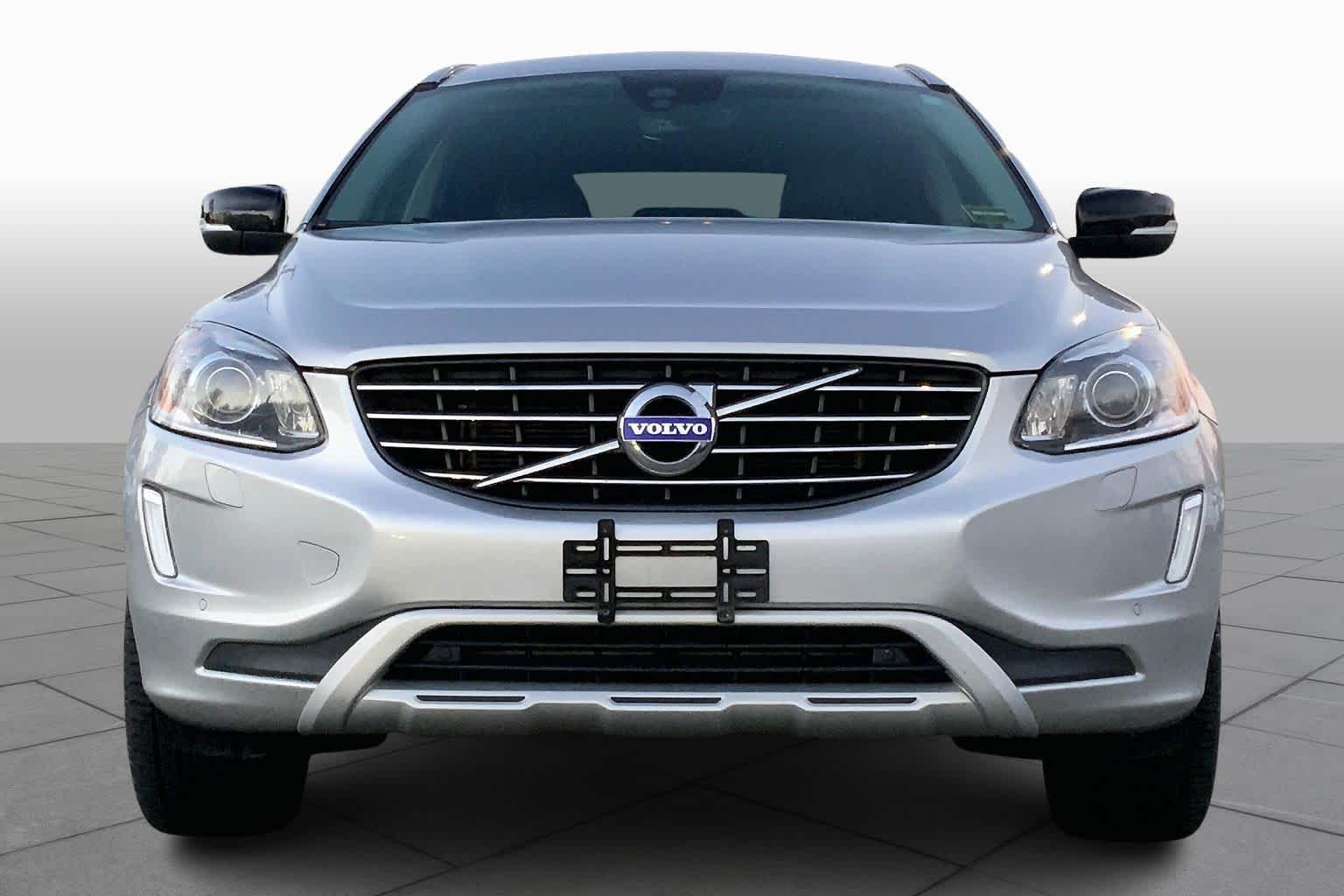 2017 Volvo XC60 Dynamic photo 3