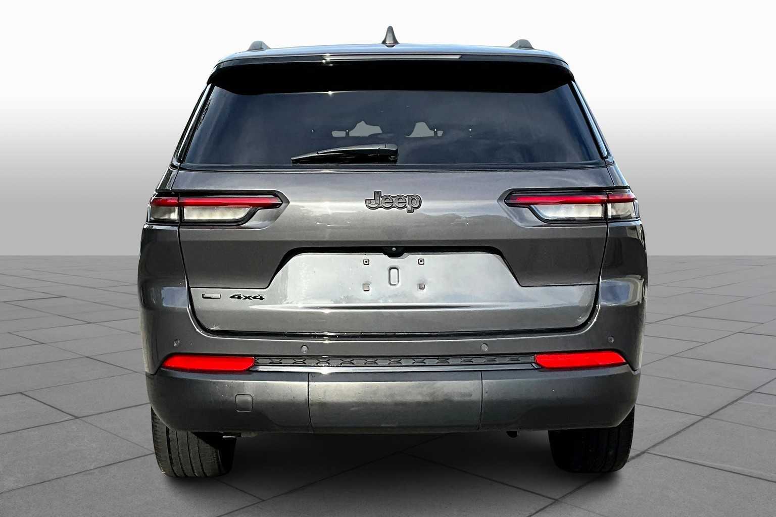2022 Jeep Grand Cherokee Altitude photo 4