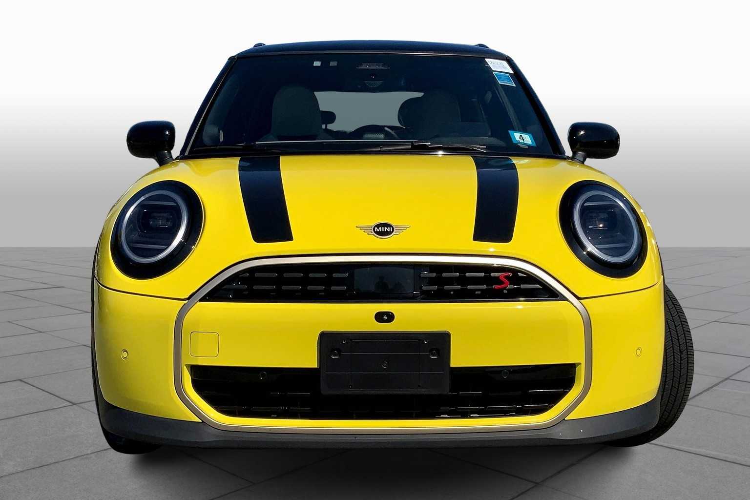 2025 Mini Cooper 2 Door Hardtop S photo 3