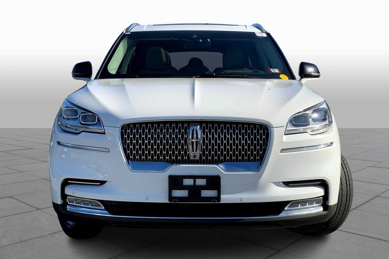 2022 Lincoln Aviator Reserve photo 3