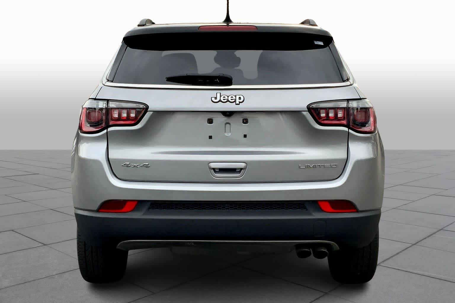 2022 Jeep Compass Limited photo 4