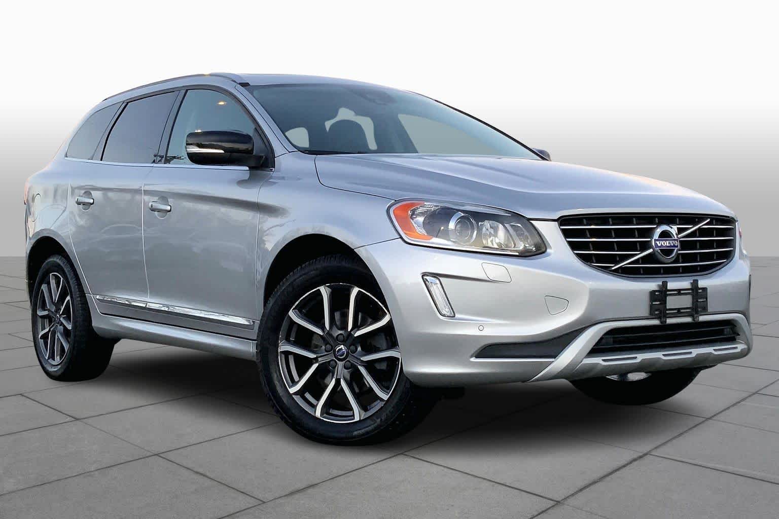 2017 Volvo XC60 Dynamic photo 2