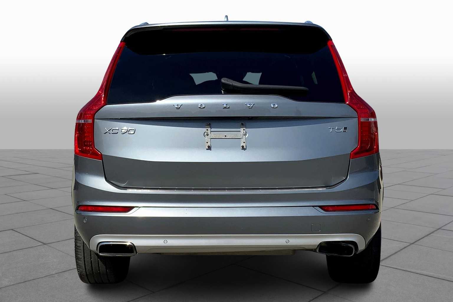 2020 Volvo XC90 Momentum photo 3