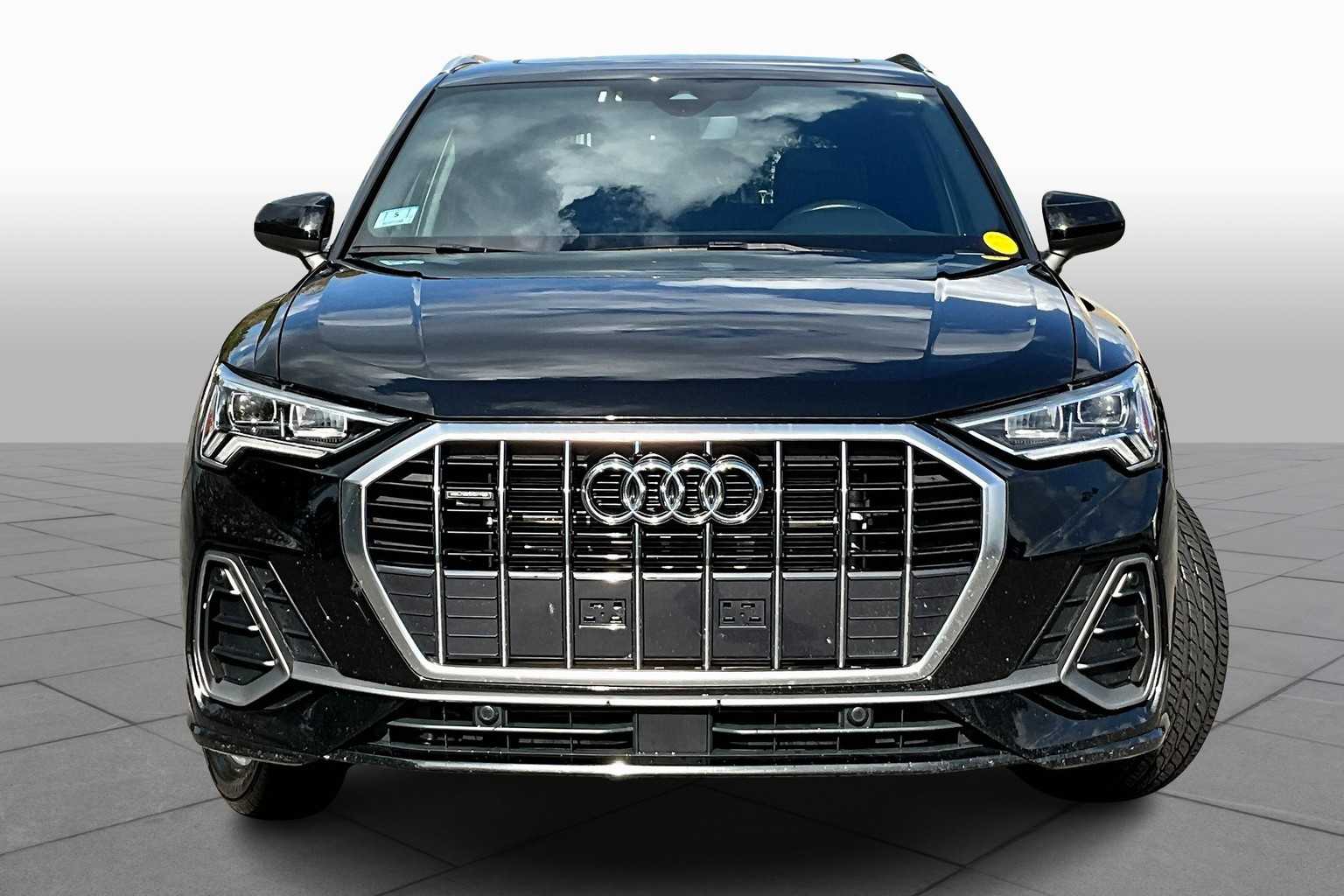 2024 Audi Q3 S line Premium photo 3