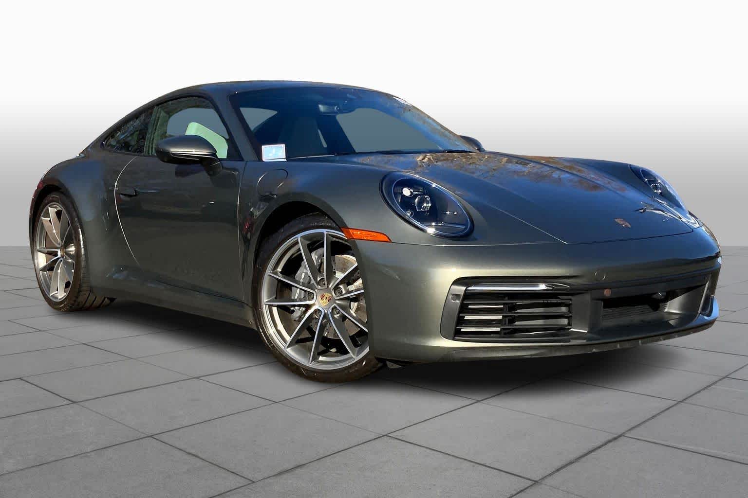 2024 Porsche 911 T 4 photo 2