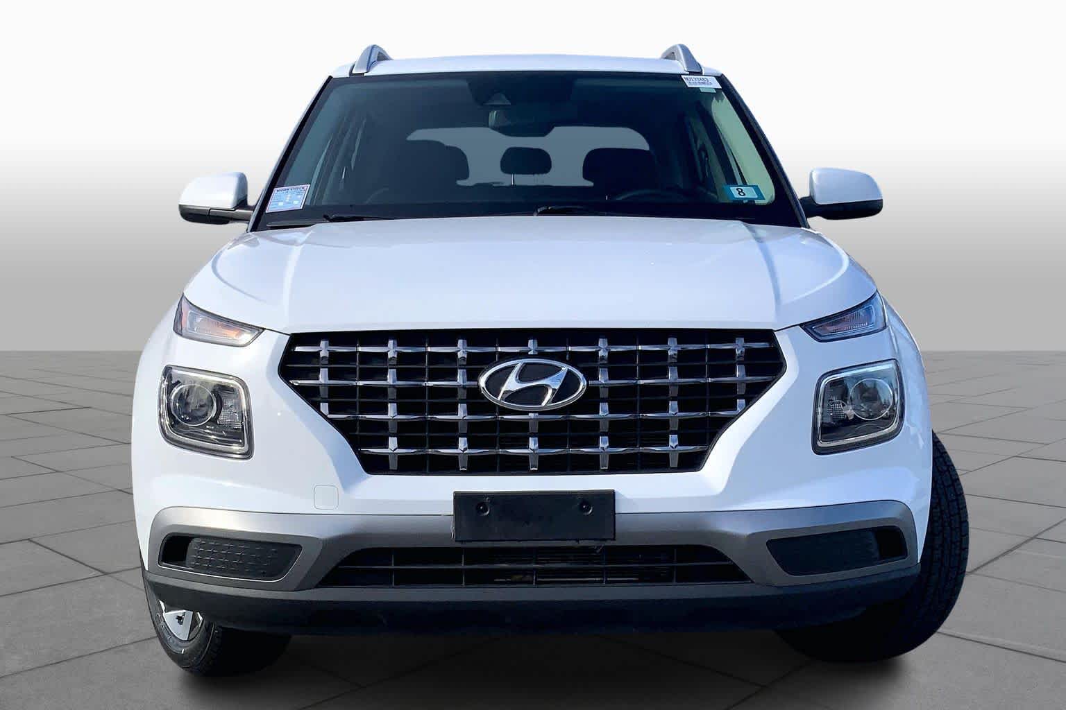 2022 Hyundai Venue SEL Limited photo 3