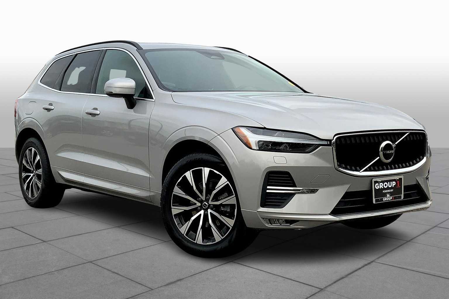 2023 Volvo XC60 Core photo 2