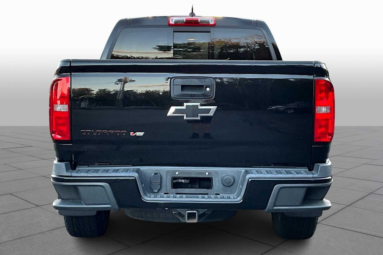 2018 Chevrolet Colorado LT photo 4
