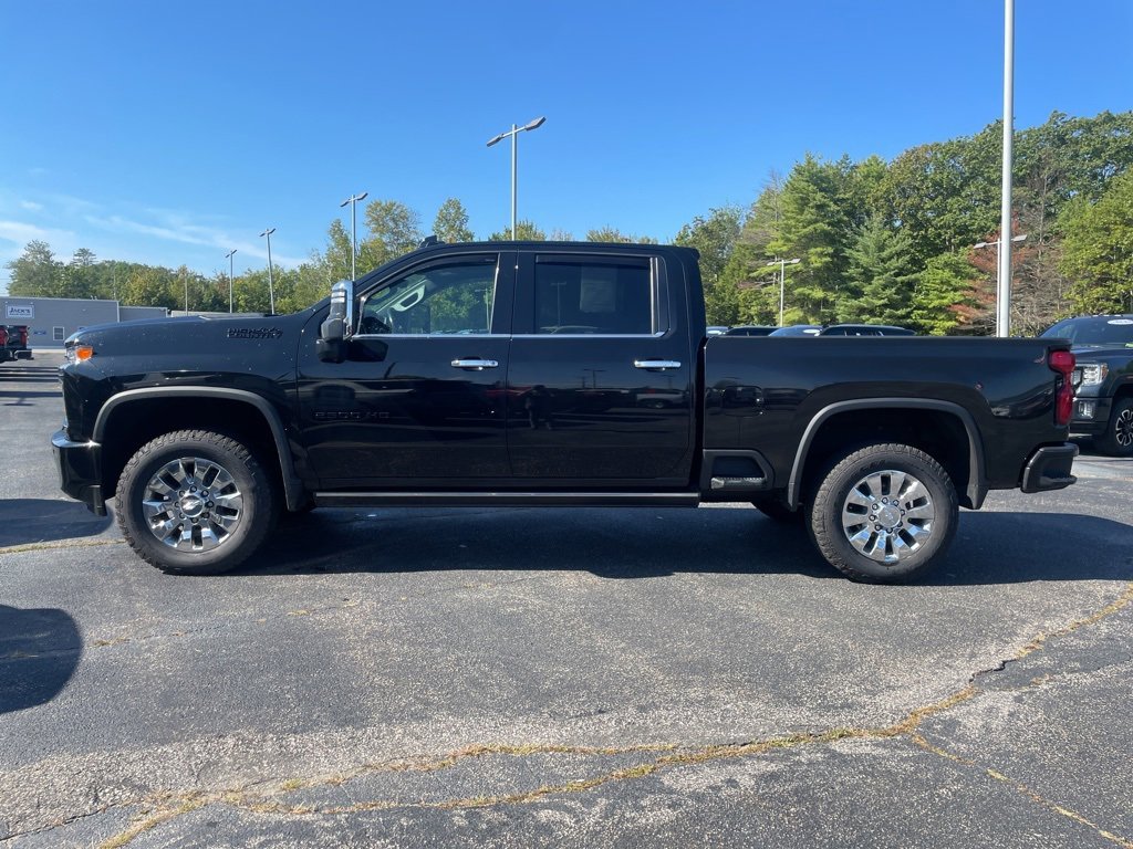 2023 Chevrolet Silverado 2500HD High Country photo 3