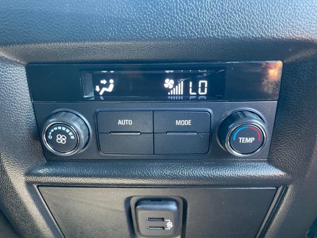 2023 Chevrolet Traverse 1LT - Photo 36