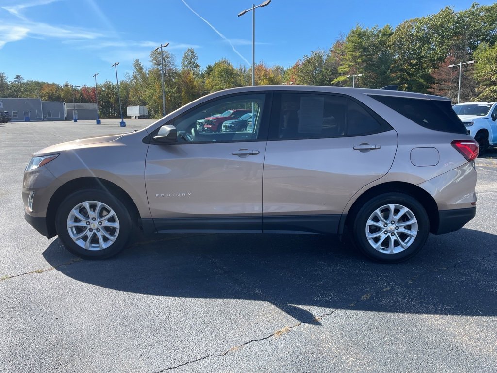 2019 Chevrolet Equinox LS photo 3