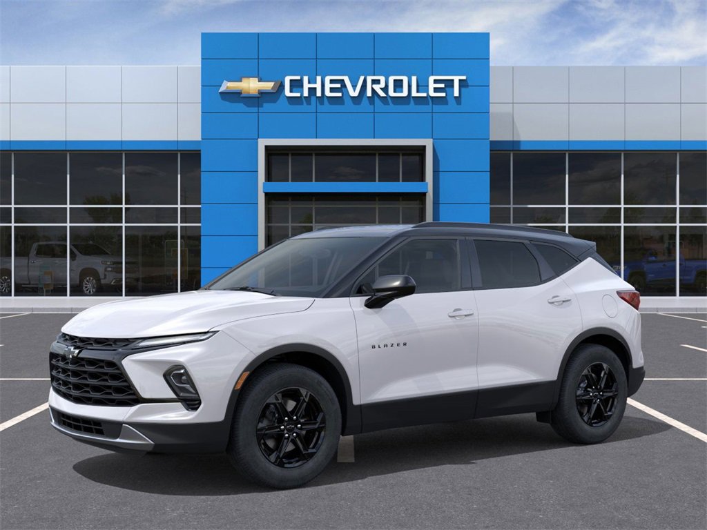 2025 Chevrolet Blazer 2LT photo 2
