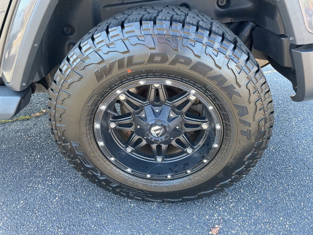 2020 Jeep Wrangler Unlimited Sahara photo 4