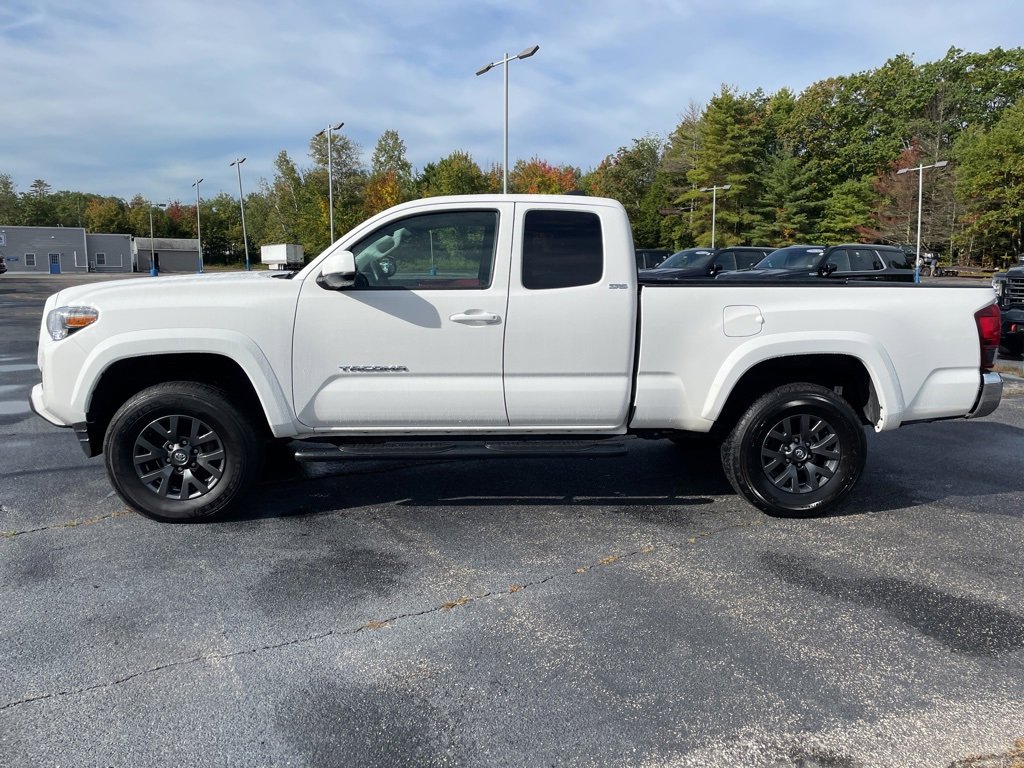 2022 Toyota Tacoma SR photo 3