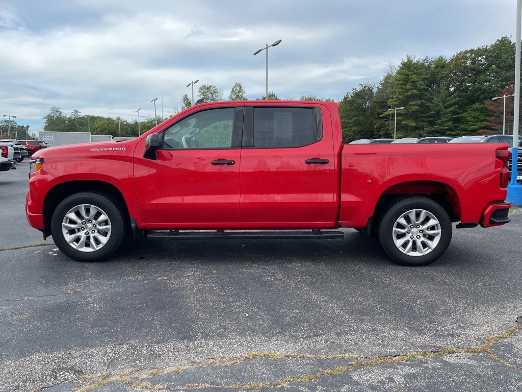 2022 Chevrolet Silverado 1500 Custom photo 3