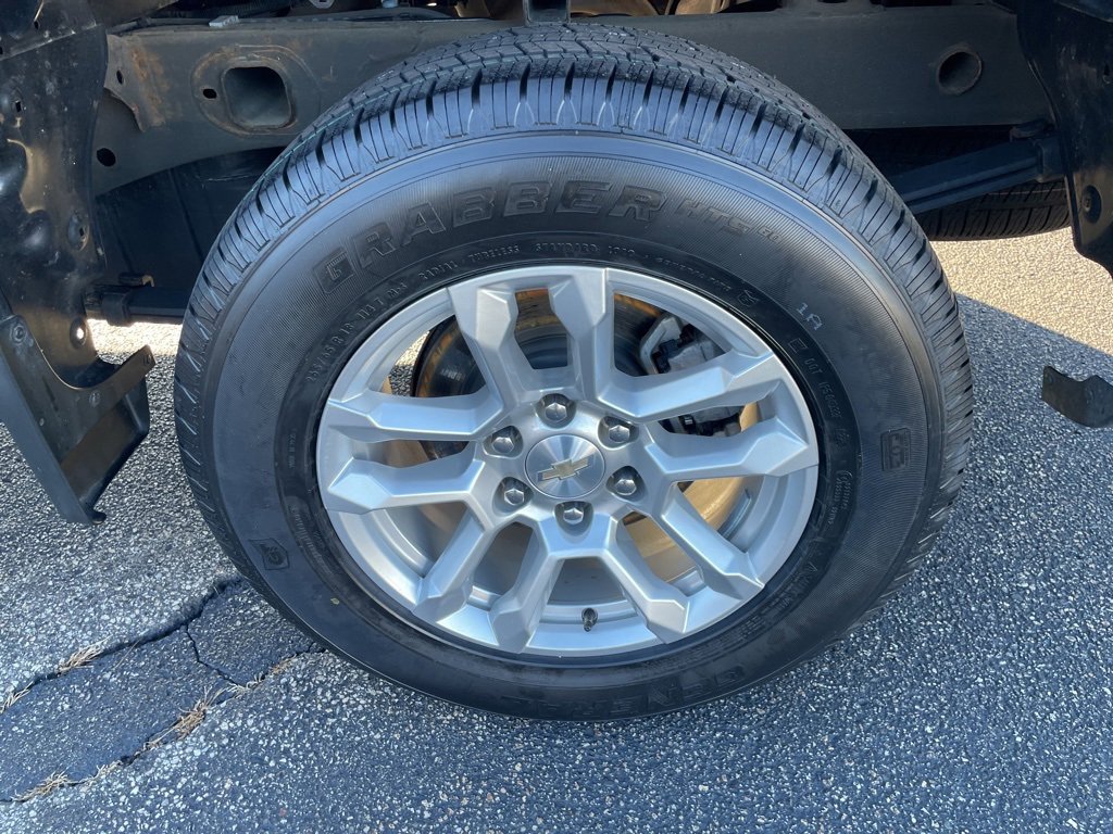 2023 Chevrolet Silverado 1500 LT photo 4