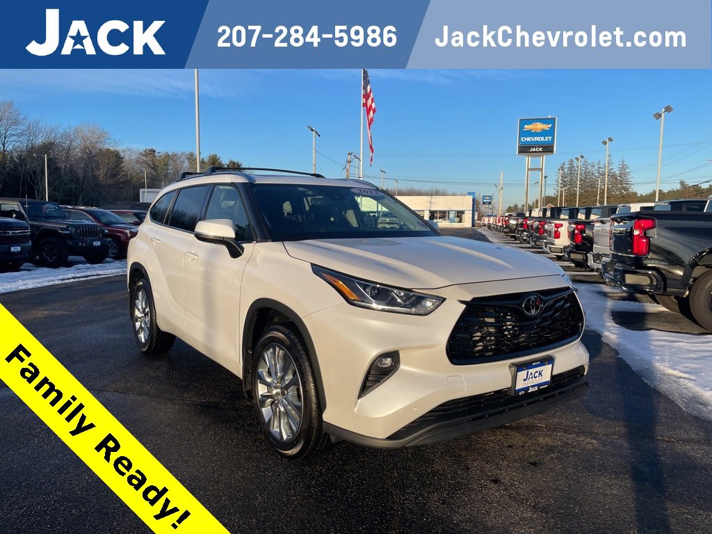 2023 Toyota Highlander Limited's photo
