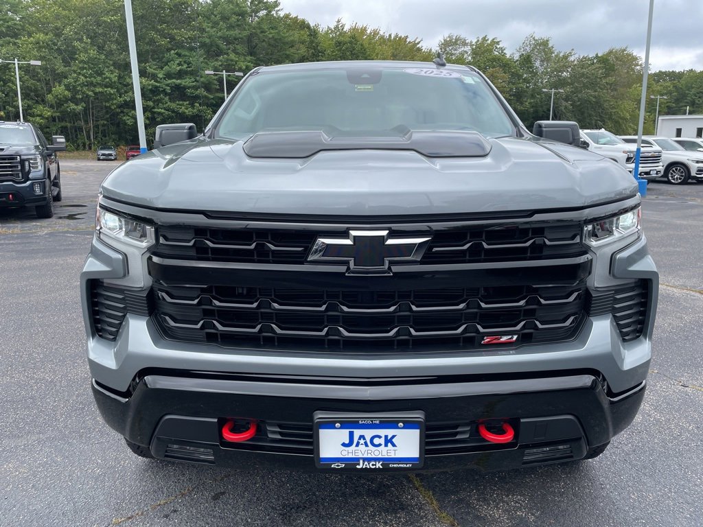 2025 Chevrolet Silverado 1500 LT Trail Boss photo 2