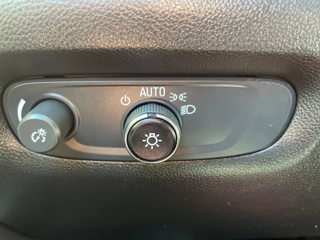 2023 Chevrolet Traverse 1LT - Photo 27