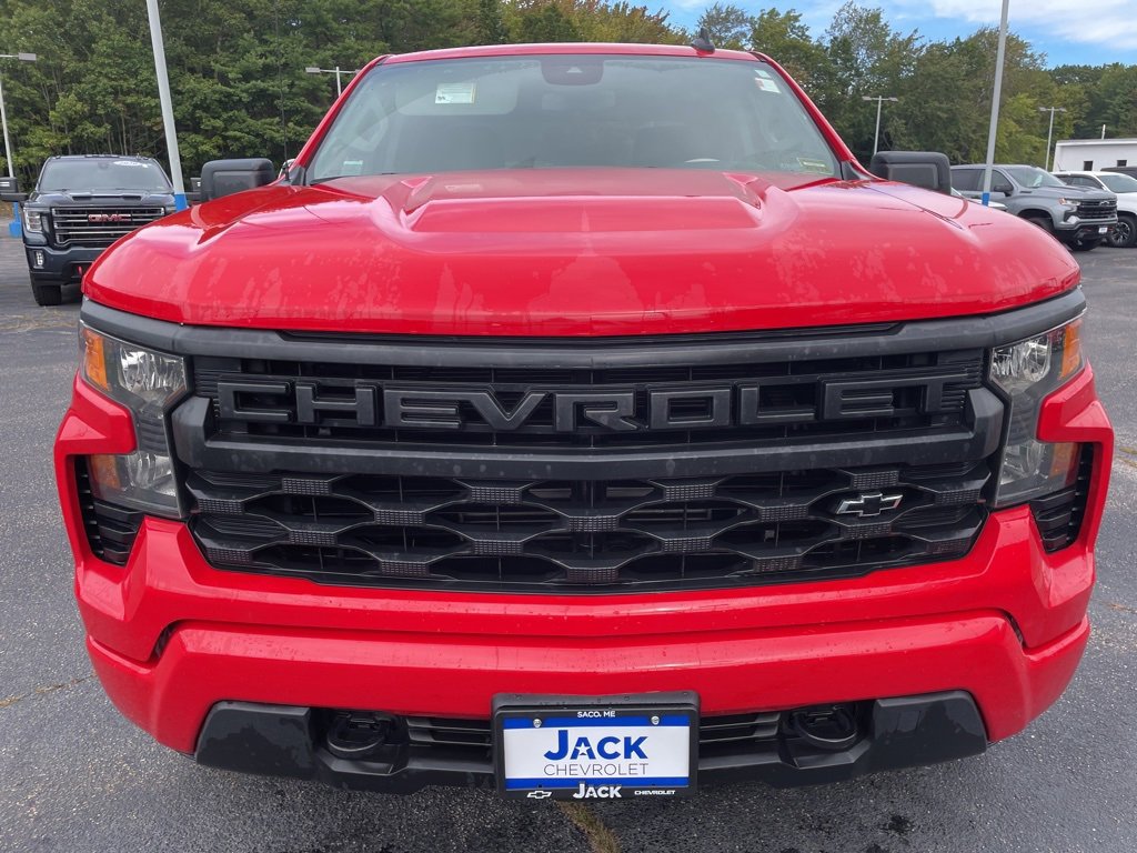 2022 Chevrolet Silverado 1500 Custom photo 2