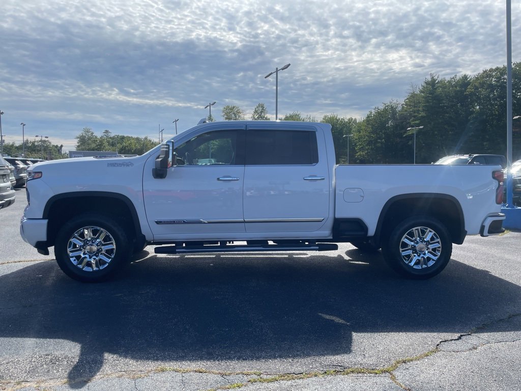 2024 Chevrolet Silverado 2500HD High Country photo 3