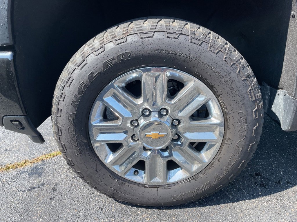 2024 Chevrolet Silverado 2500HD High Country photo 3