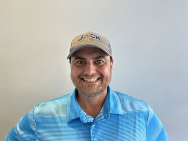 Staff member Steven from ID_2776c7