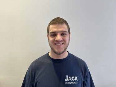 Staff member Jerry from ID_7e34fc