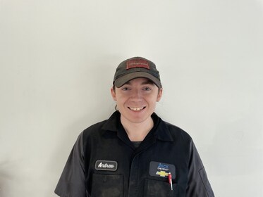 Staff member Andrew from ID_7e34fc