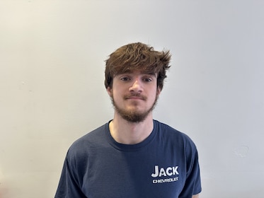 Staff member Max from ID_7e34fc