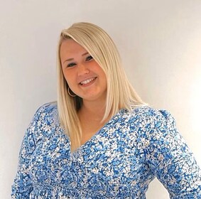 Staff member Kayleigh from ID_2776c7