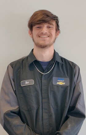 Staff member Max from ID_7e34fc