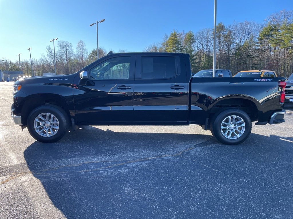 2023 Chevrolet Silverado 1500 LT photo 3