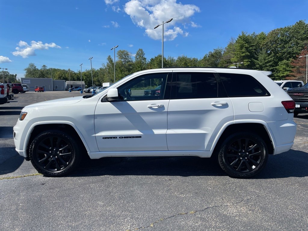 2020 Jeep Grand Cherokee Altitude photo 3