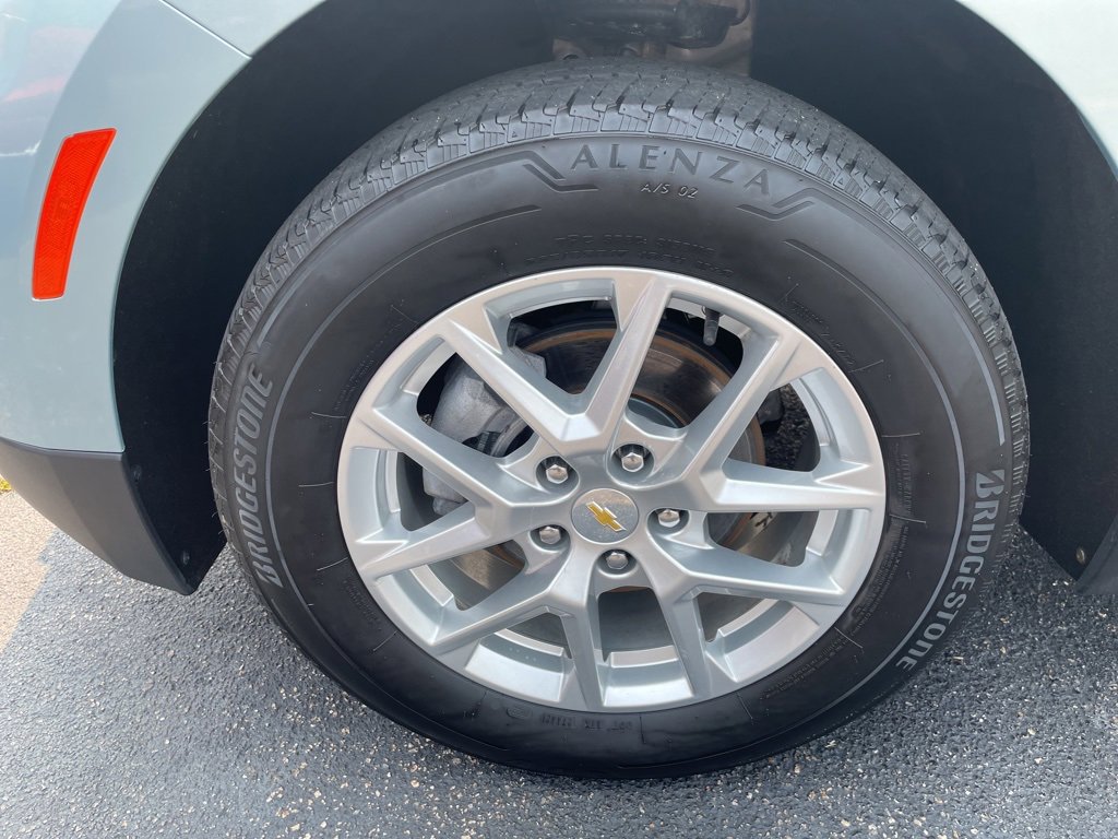2022 Chevrolet Equinox LT photo 3