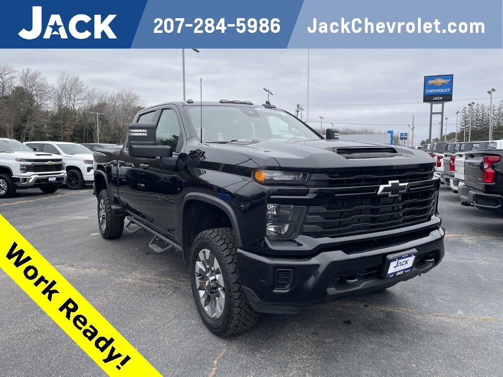 2024 Chevrolet Silverado 2500HD Custom's photo