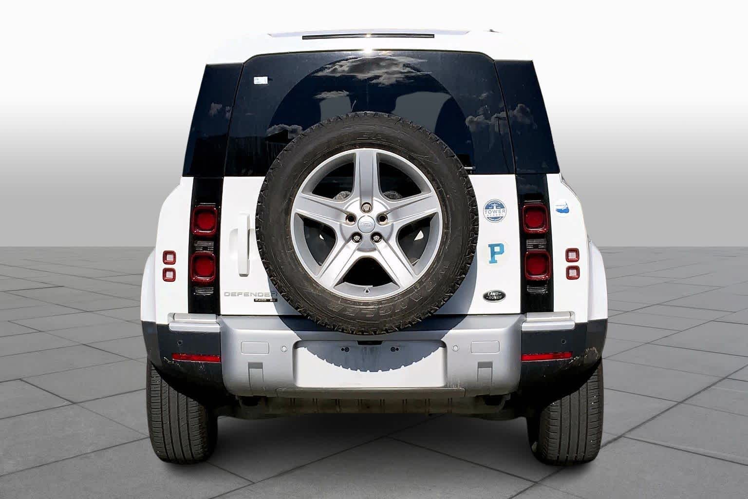 2020 Land Rover Defender SE 110 photo 4