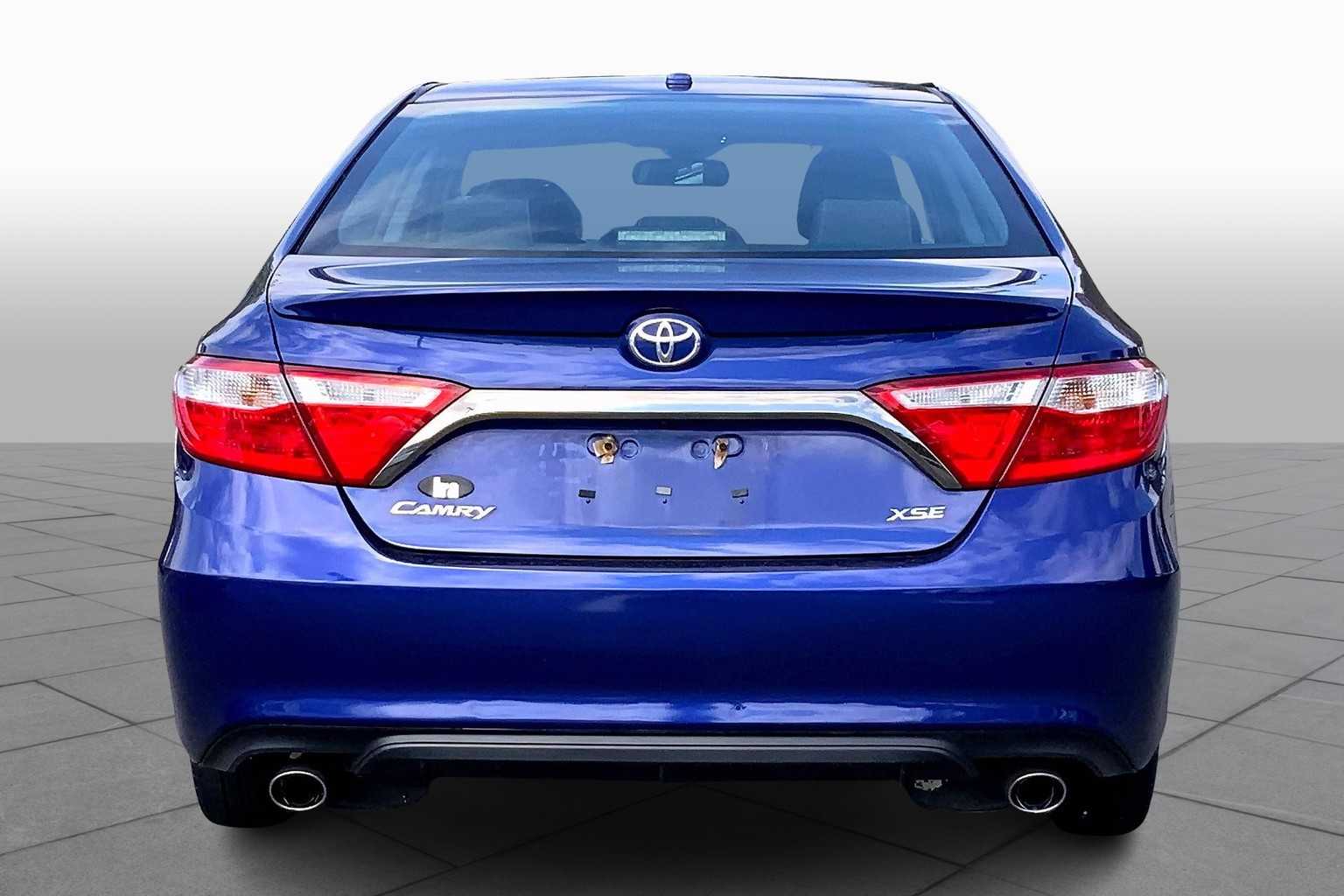 2015 Toyota Camry XSE V6 photo 4