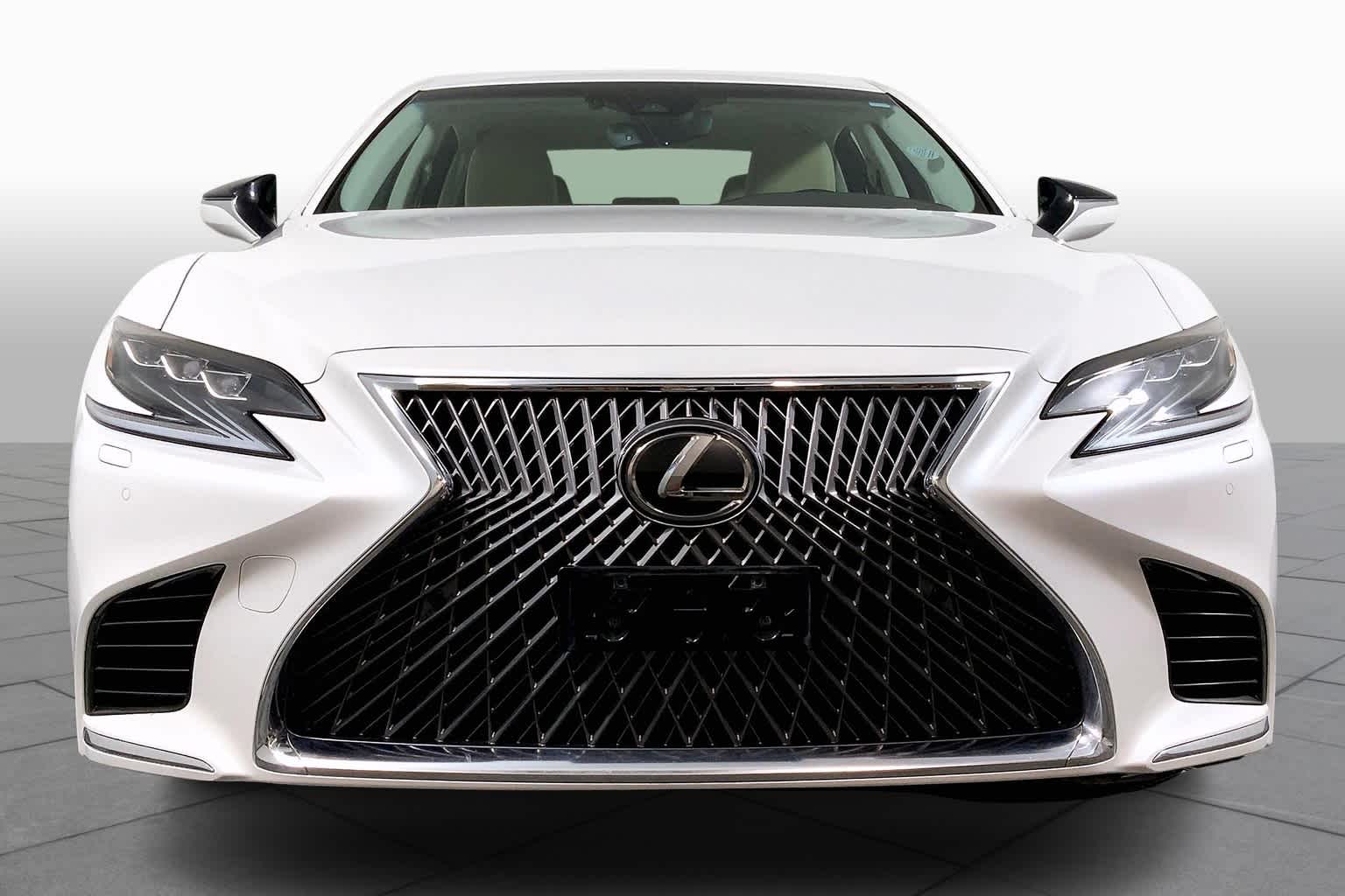 2018 Lexus LS 500 AWD photo 3