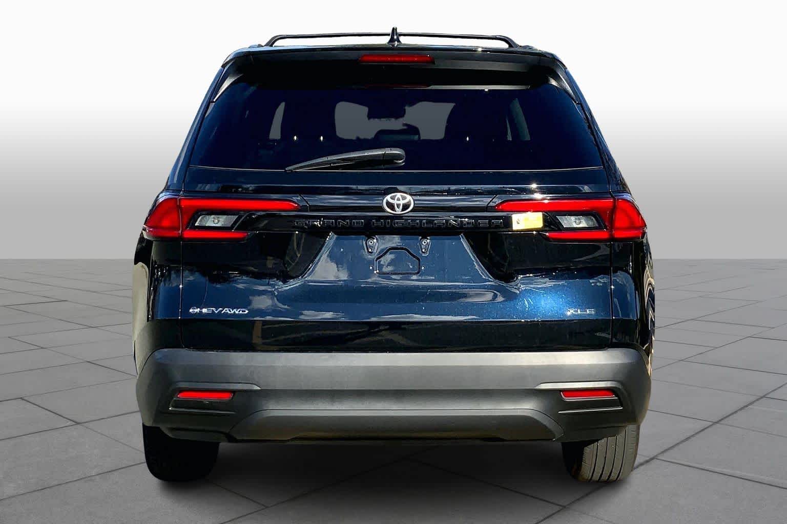 2024 Toyota Highlander Hybrid XLE photo 4