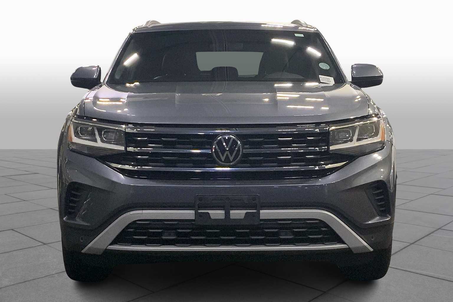 2021 Volkswagen Atlas Cross Sport V6 SE Technology photo 3