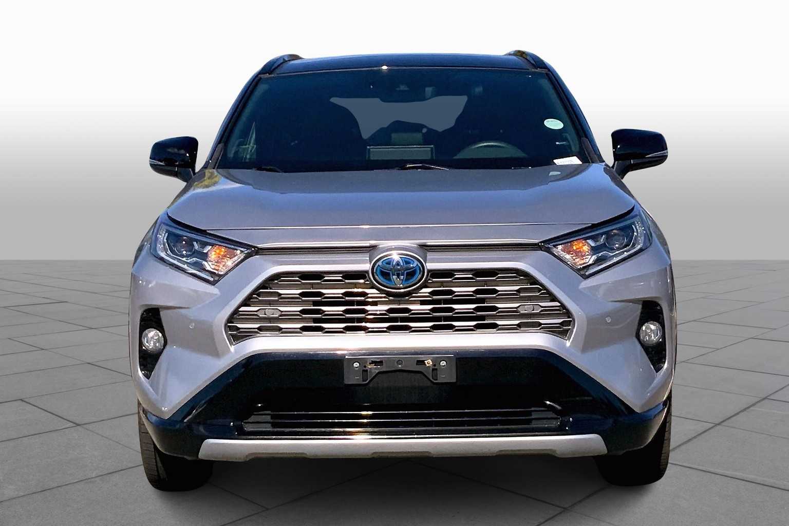 2021 Toyota RAV4 Hybrid XSE photo 2