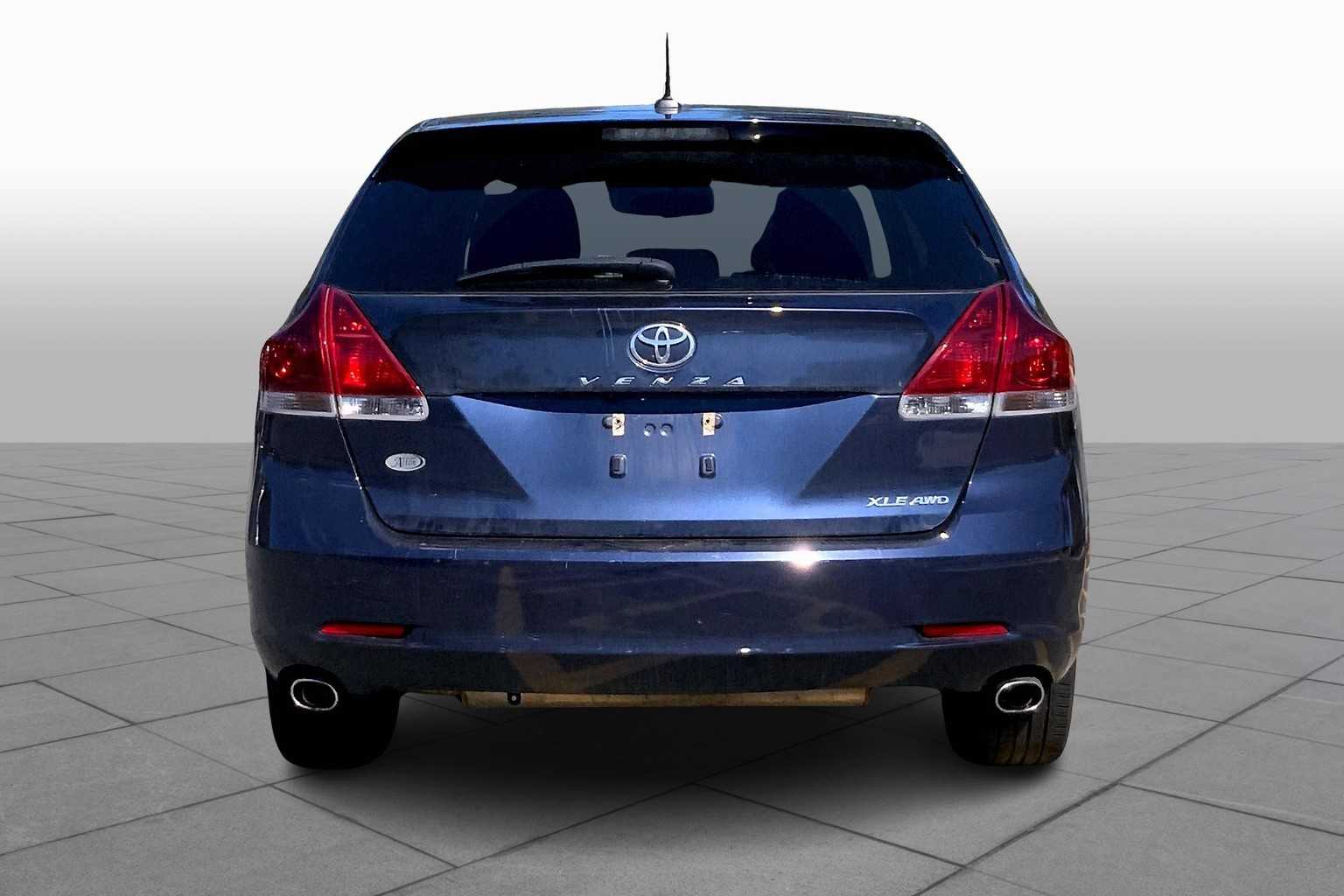 2015 Toyota Venza XLE photo 3