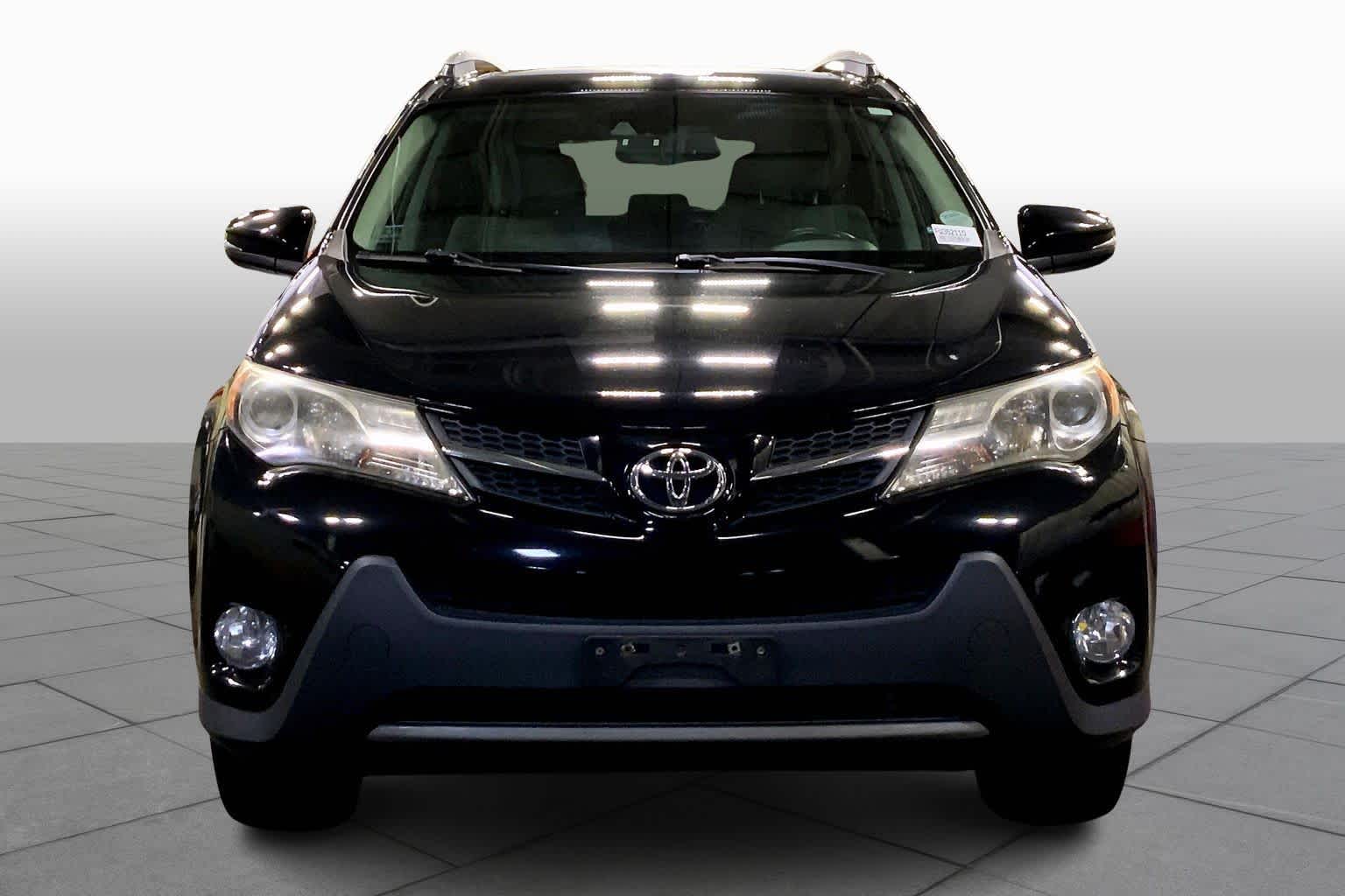2015 Toyota RAV4 Limited photo 3