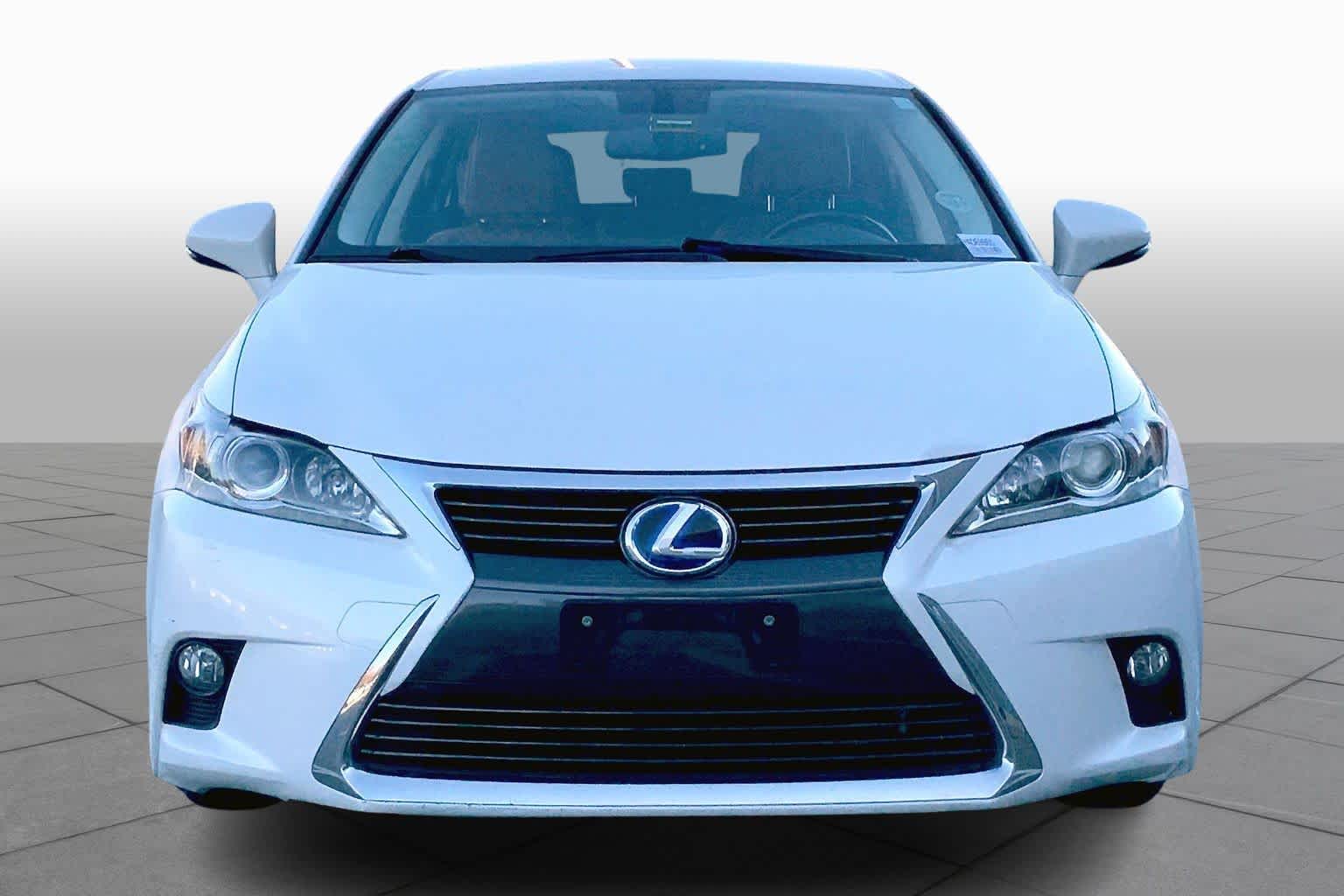 2016 Lexus CT 200h photo 3
