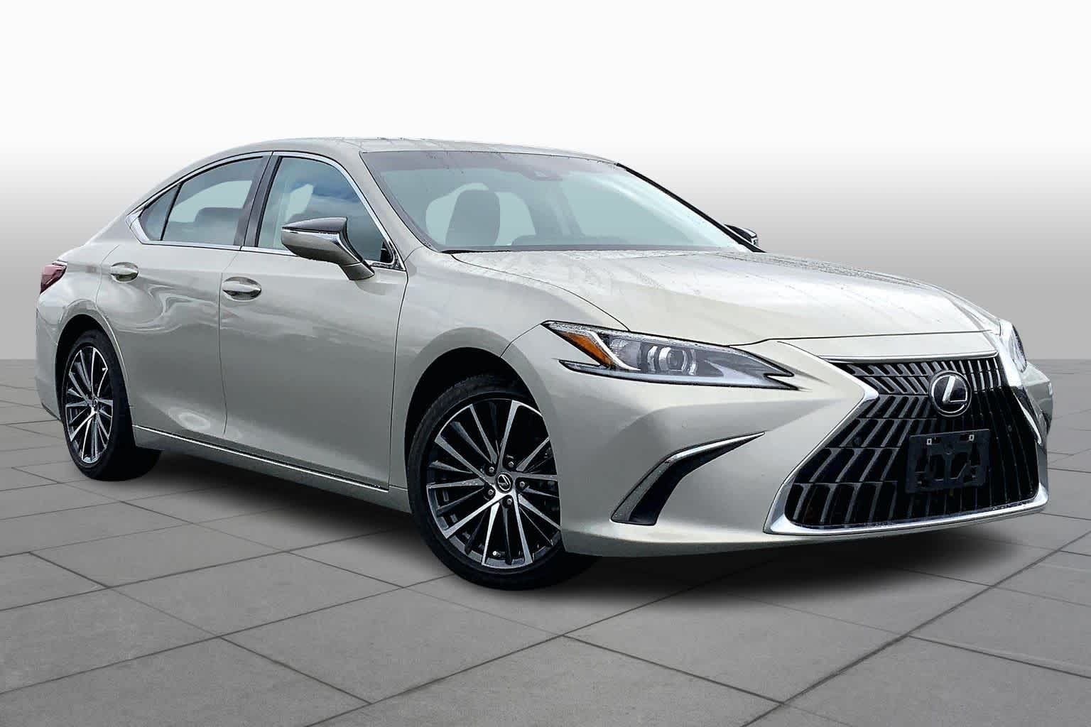 2024 Lexus ES photo 2