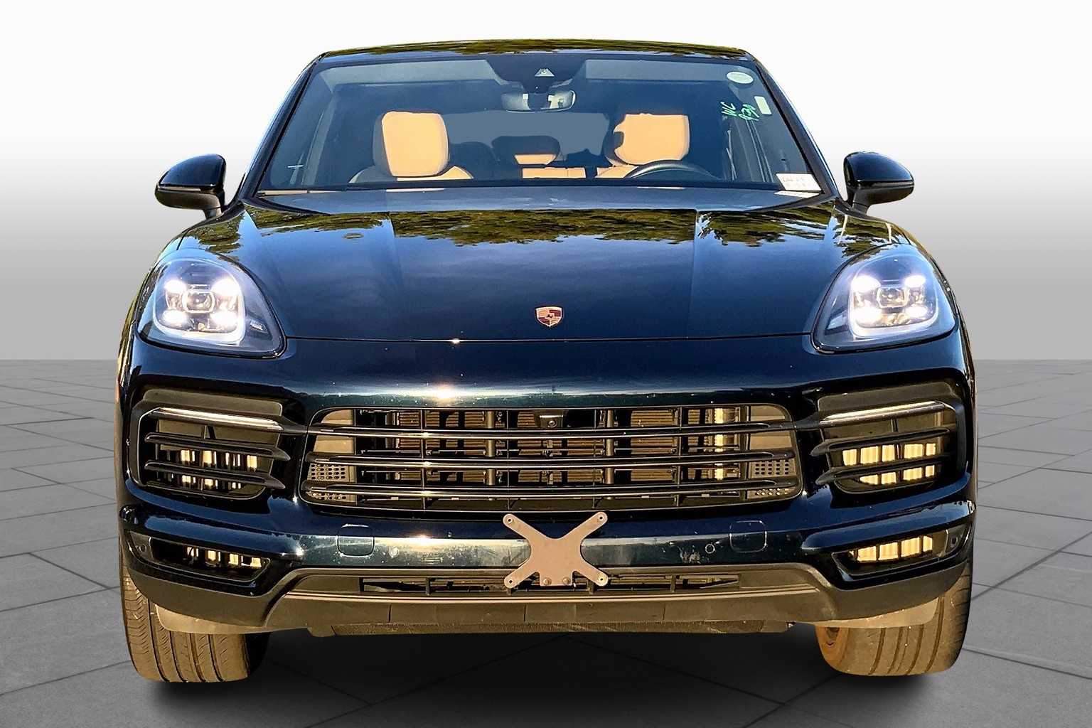 2022 Porsche Cayenne Coupe photo 3